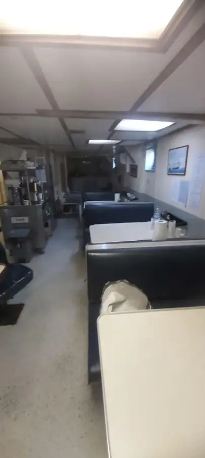 Kapal penelitian untuk dijual