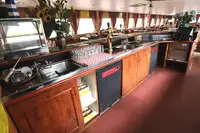 Kapal penumpang dijual