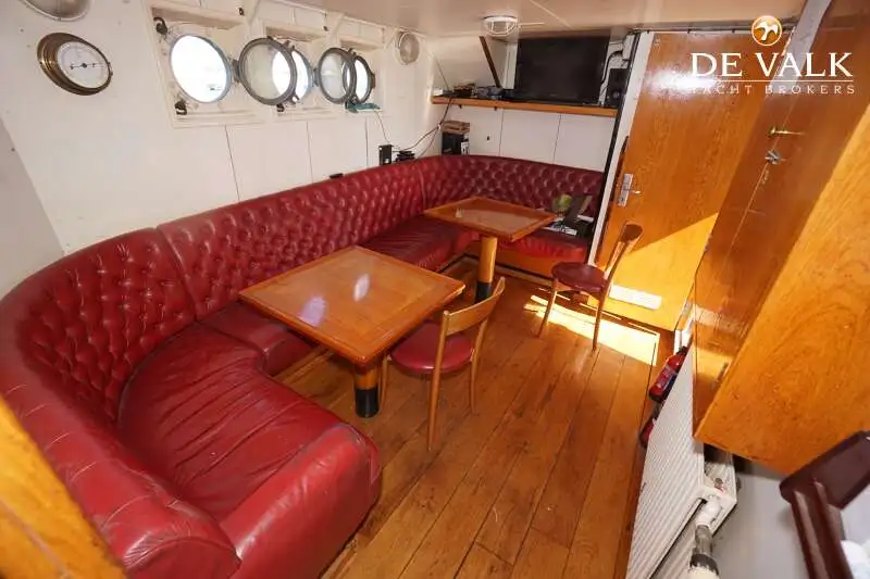 Kapal penelitian untuk dijual