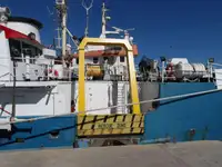 Kapal penelitian untuk dijual