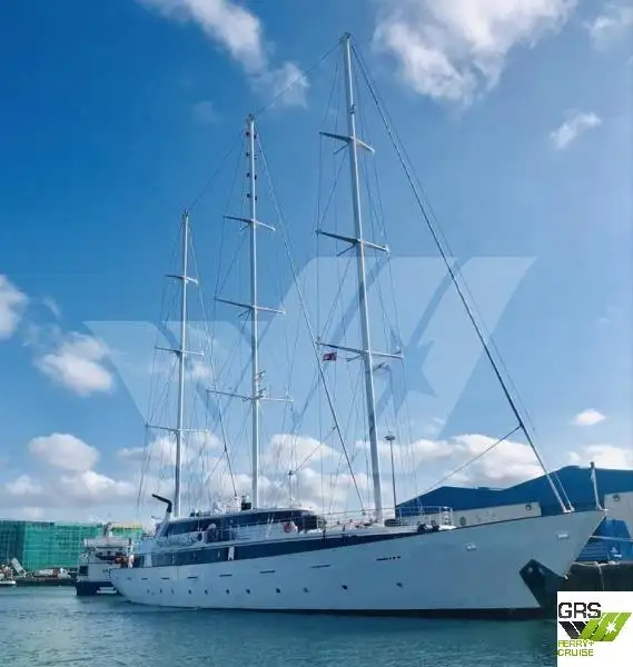 Kapal pesiar untuk dijual