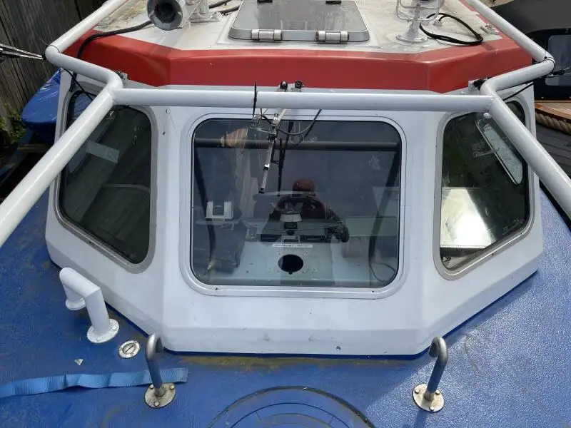 Kapal patroli untuk dijual