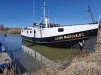 Kapal penarik dijual