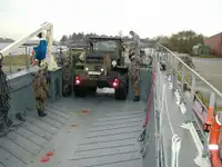 Kapal pendarat, tank untuk dijual