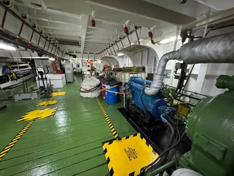 Kapal kontainer untuk dijual