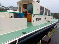 Kapal percontohan dijual