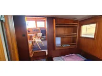 Yacht untuk dijual