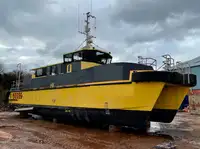 Kapal kontainer dijual