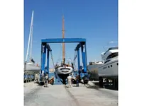 Yacht untuk dijual