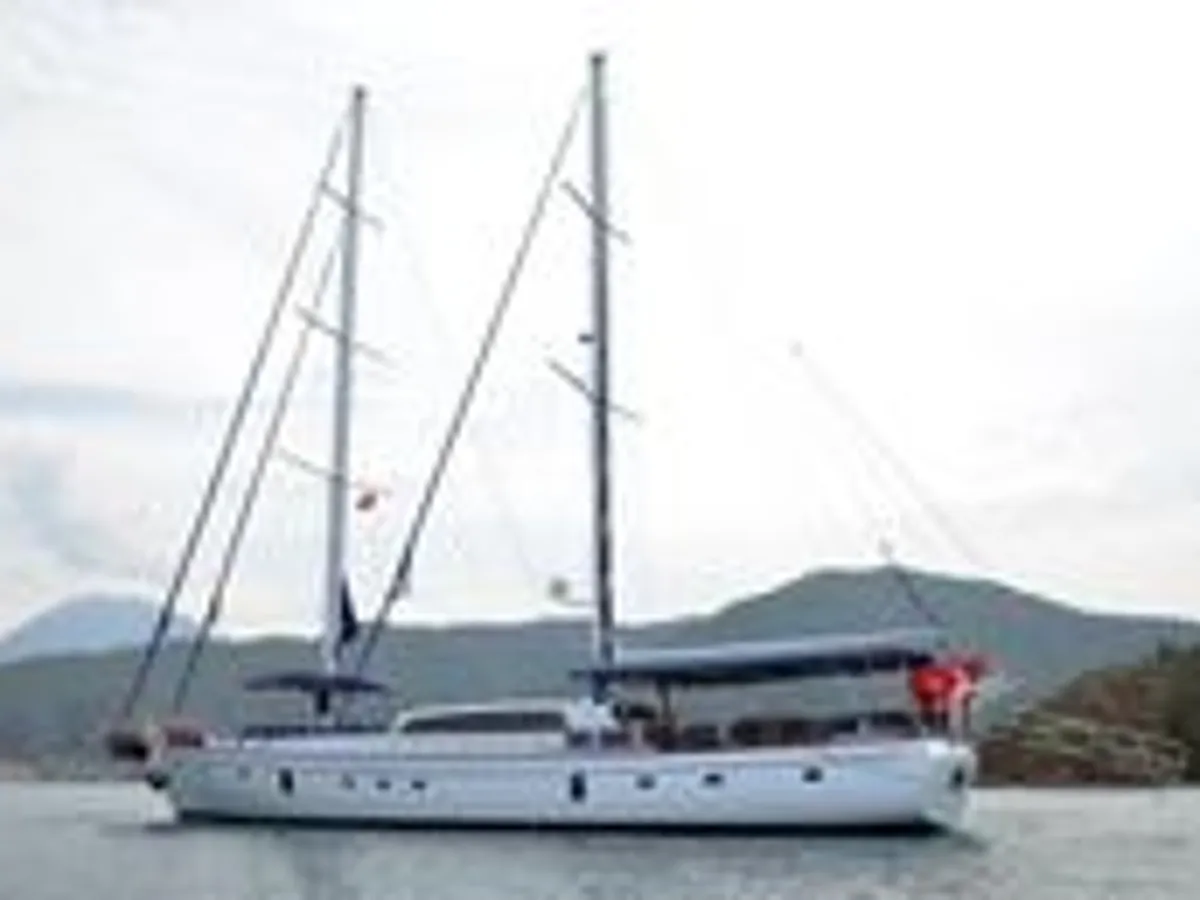 Yacht untuk dijual