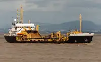 Kapal keruk dijual