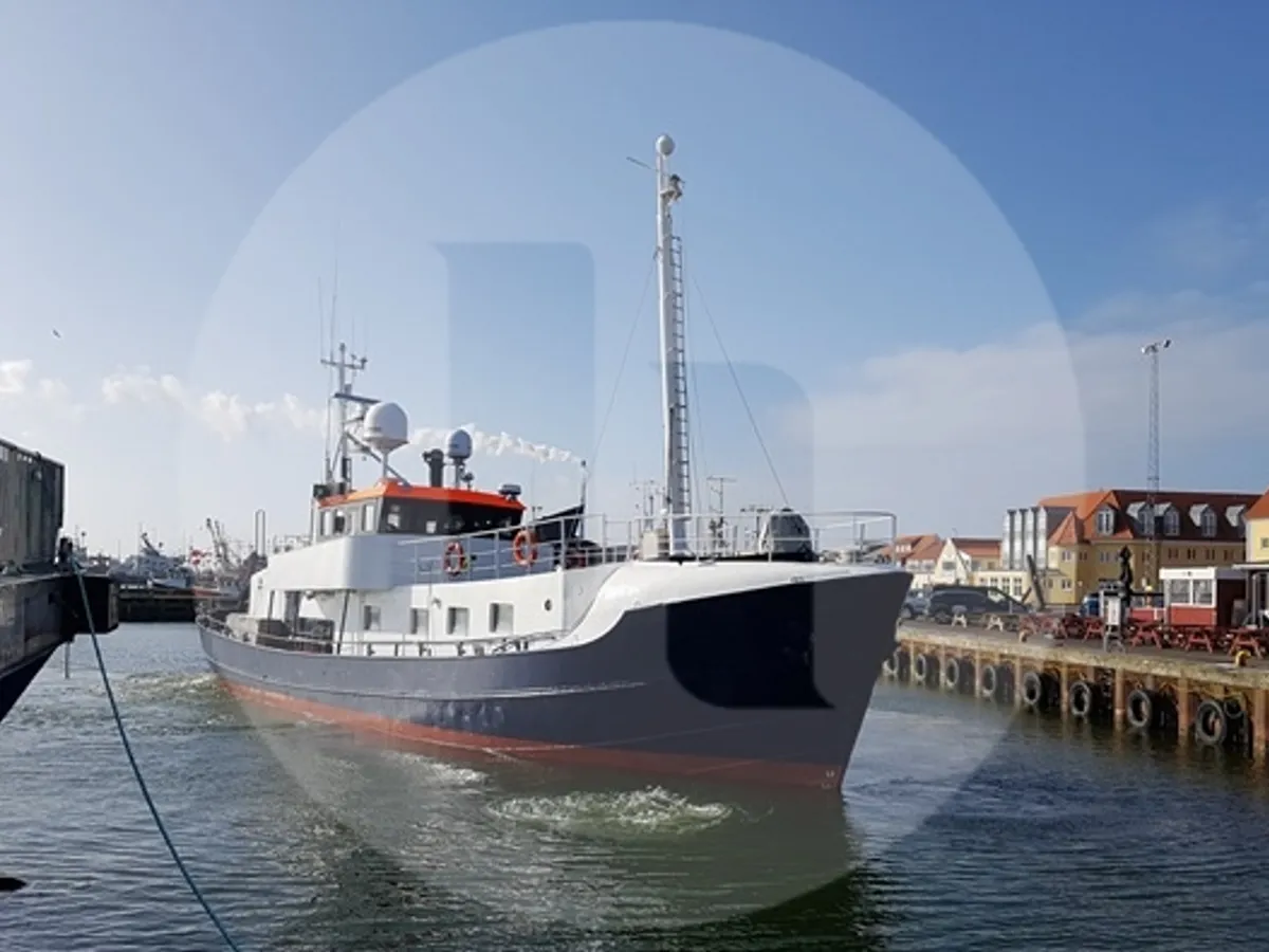 Kapal penangkap ikan untuk dijual