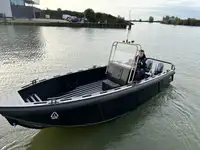 Kapal patroli dijual