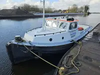 Kapal penarik dijual