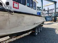 Kapal survei dijual