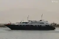 Kapal penumpang dijual