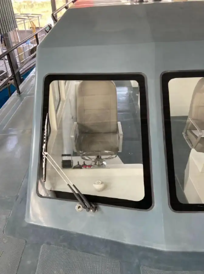 Kapal kru untuk dijual