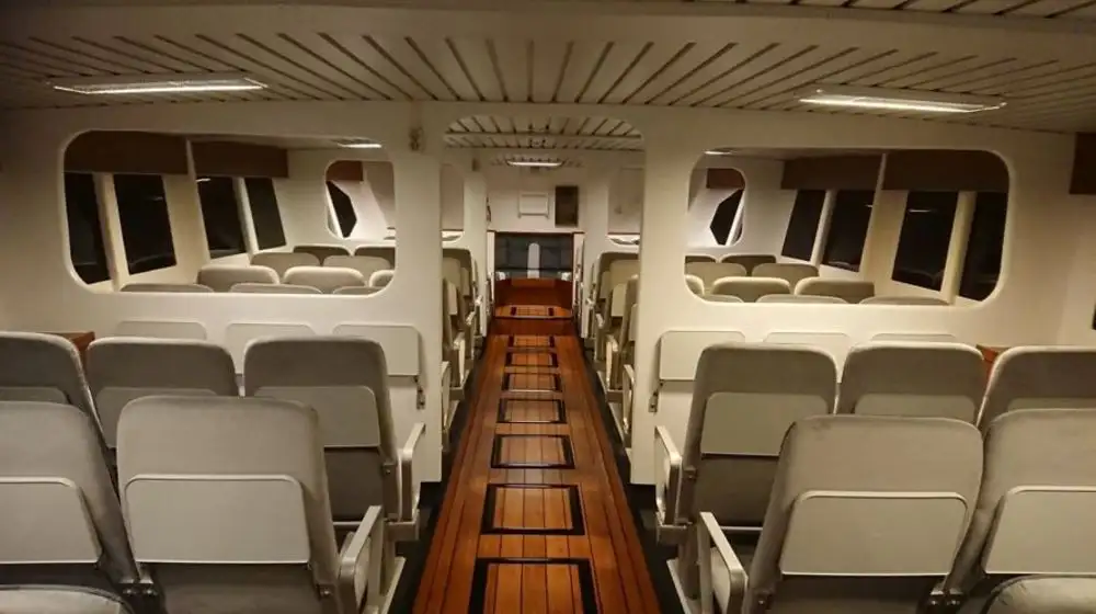Kapal feri untuk dijual