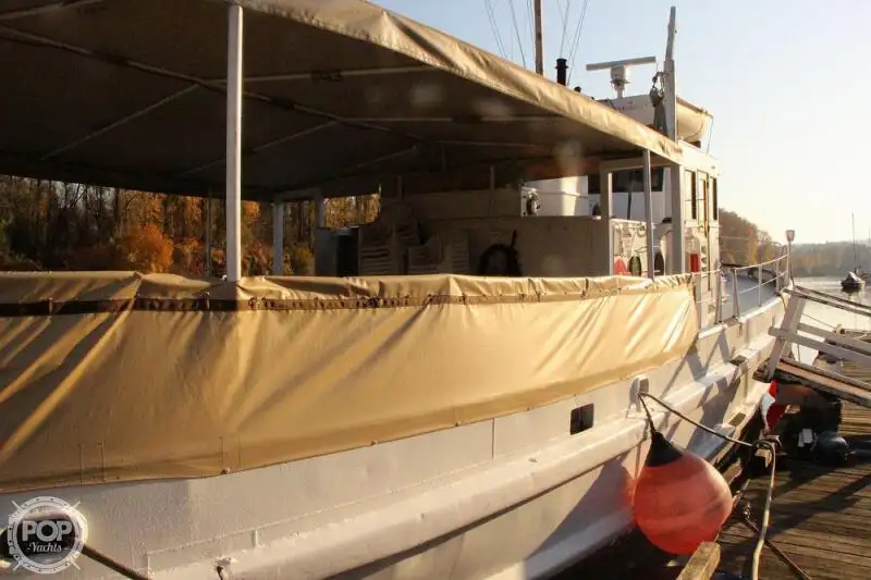 Kapal feri untuk dijual