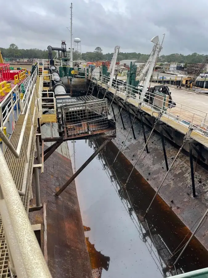 Kapal keruk untuk dijual