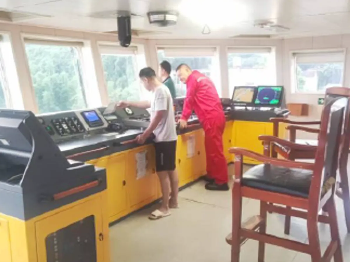 Kapal Penarik dan Pasokan Jangkar (AHTS) untuk dijual