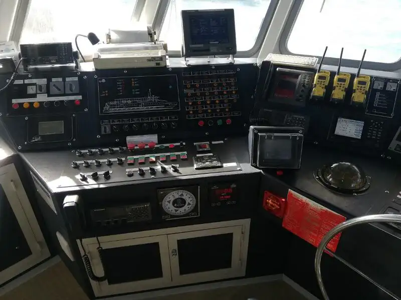 Kapal feri untuk dijual