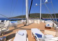 Yacht untuk dijual