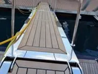 Yacht untuk dijual