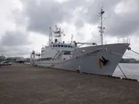 Kapal penelitian untuk dijual