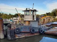 Kapal penarik dijual