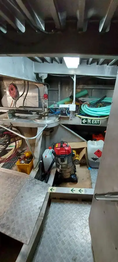 Kapal kru untuk dijual