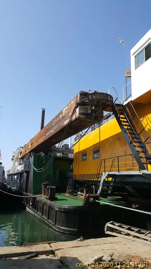 Kapal keruk untuk dijual