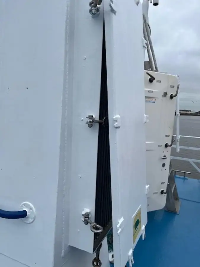 Kapal patroli untuk dijual