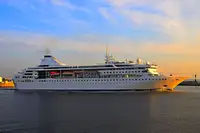 Kapal pesiar dijual