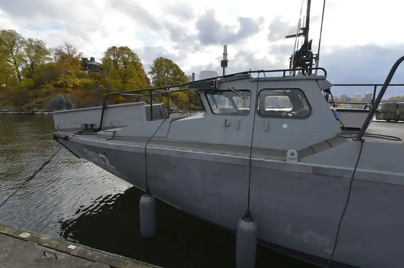 Kapal angkatan laut / militer untuk dijual