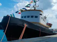 Kapal penarik dijual