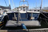 Kapal patroli untuk dijual