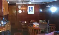 Kapal penelitian untuk dijual