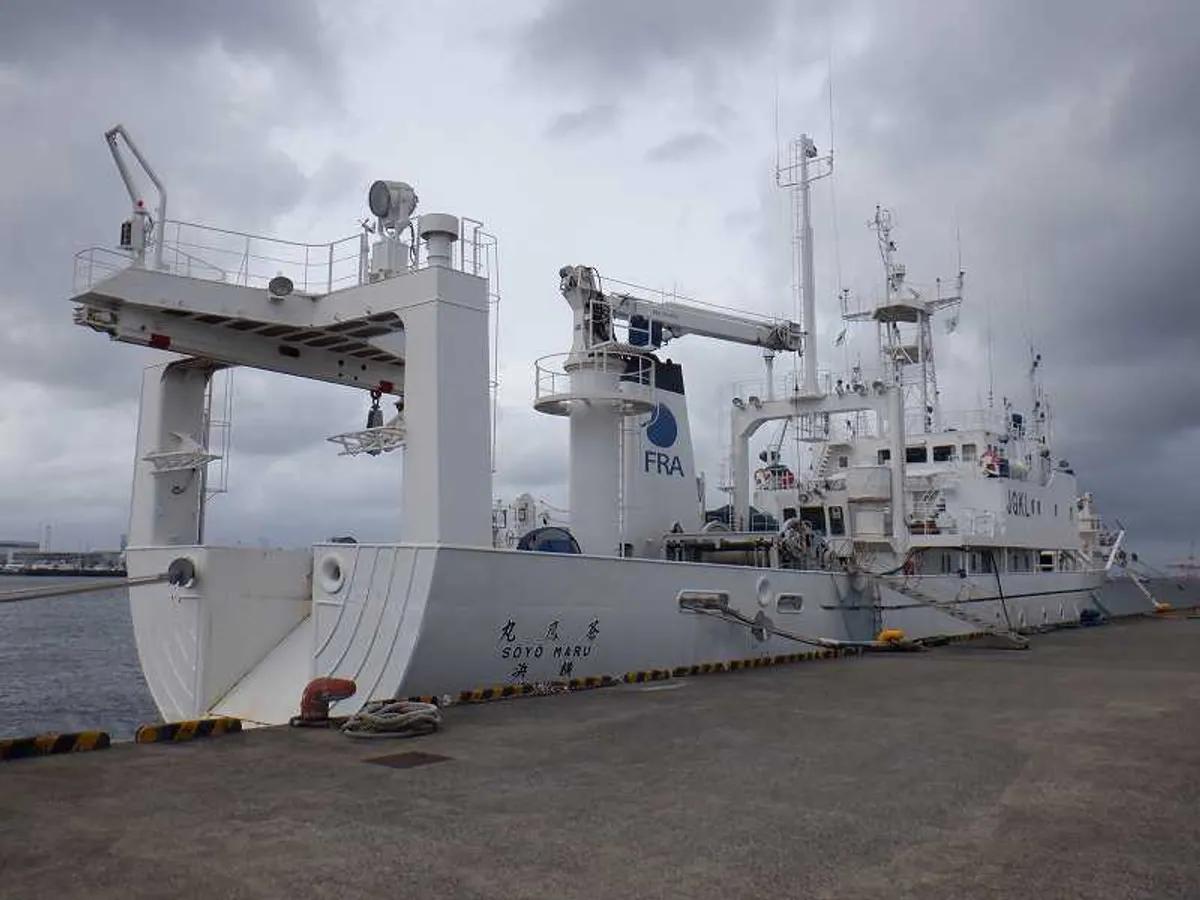 Kapal penelitian untuk dijual