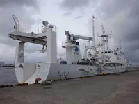 Kapal penelitian untuk dijual