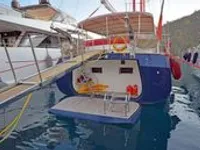 Yacht untuk dijual
