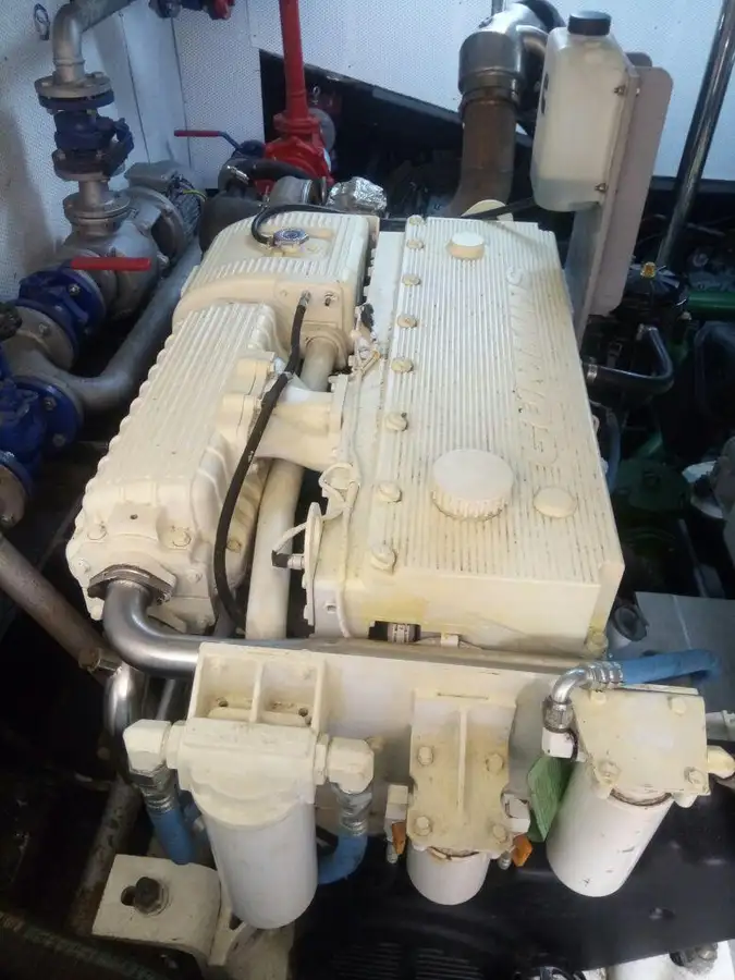 Kapal kru untuk dijual