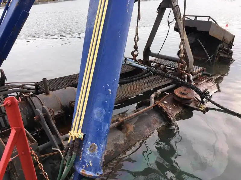 Kapal keruk untuk dijual