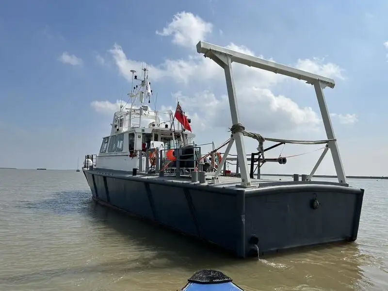 Kapal survei untuk dijual