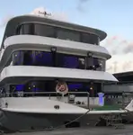 Kapal penumpang untuk dijual