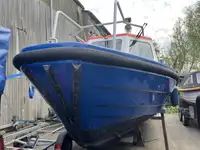 Kapal patroli untuk dijual