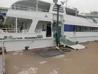 Kapal feri untuk dijual