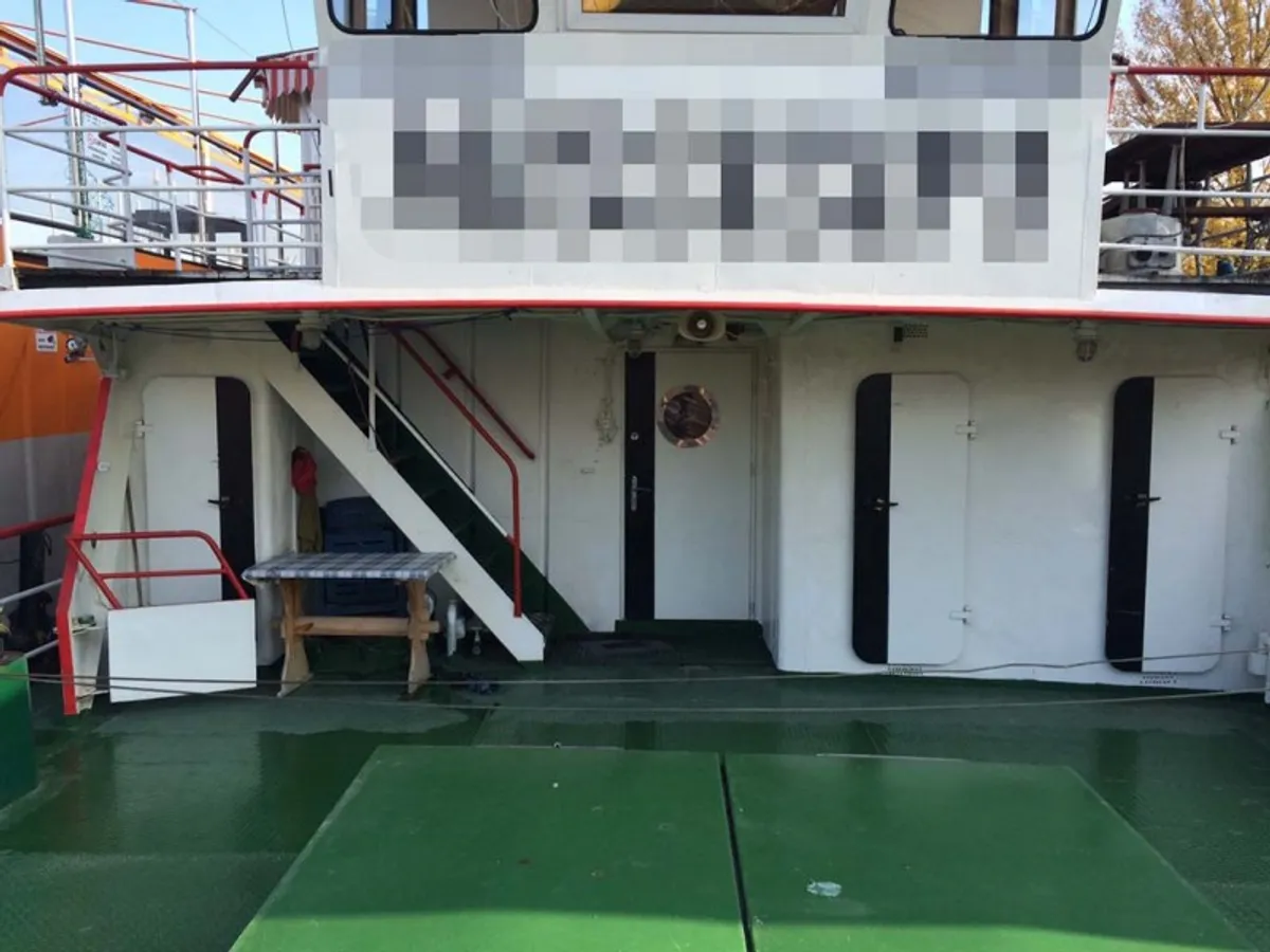 Kapal kontainer untuk dijual