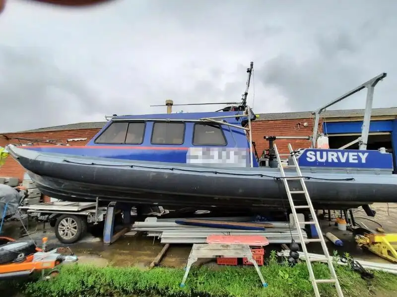 Kapal survei untuk dijual