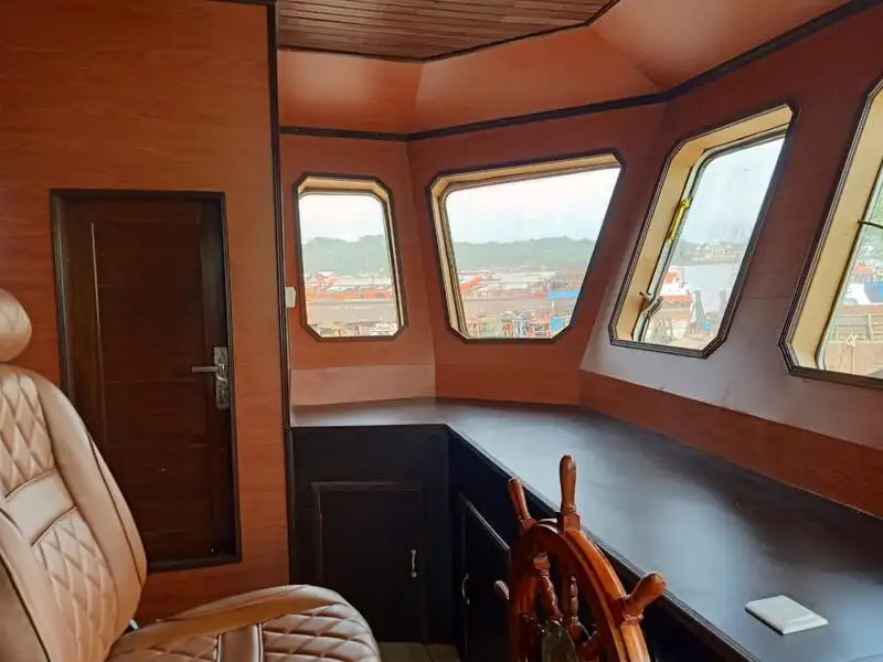 Kapal pendarat, tank untuk dijual